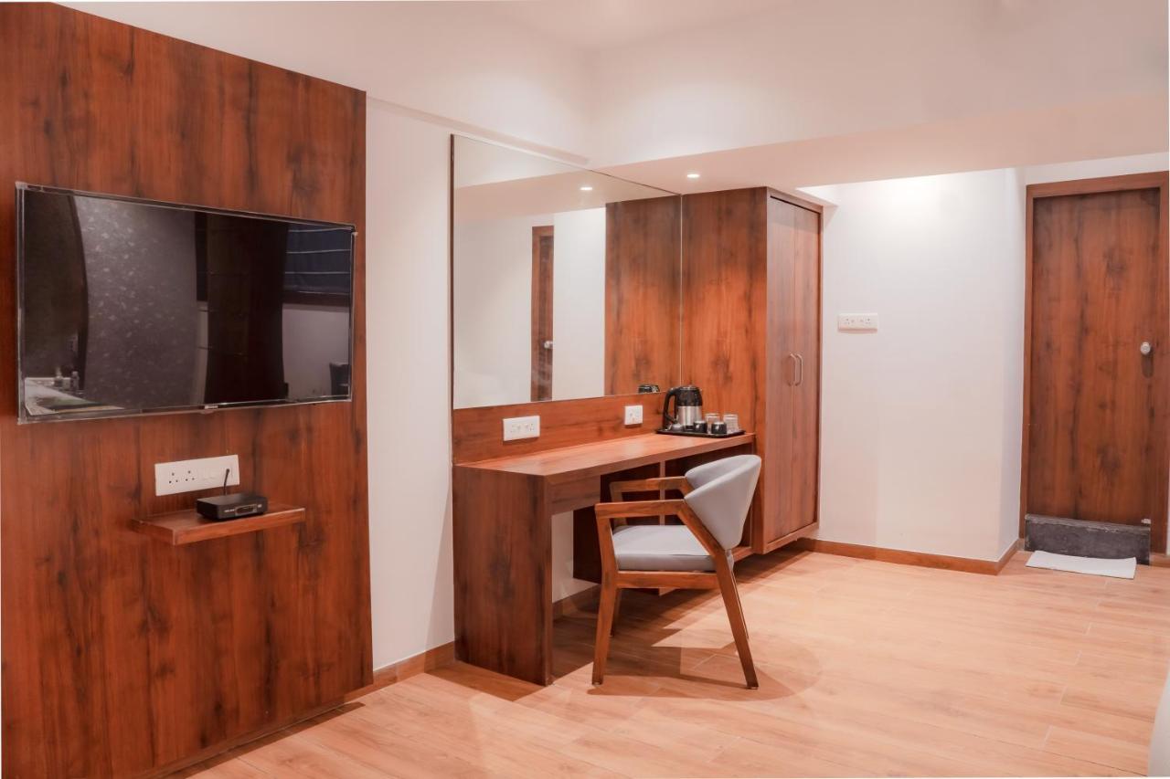 Treebo Serenity Inn, Koregaon Park Pune Exterior photo